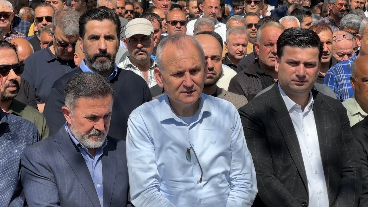 Ali Yönden Cenaze .Mp4 Snapshot 00.43.676