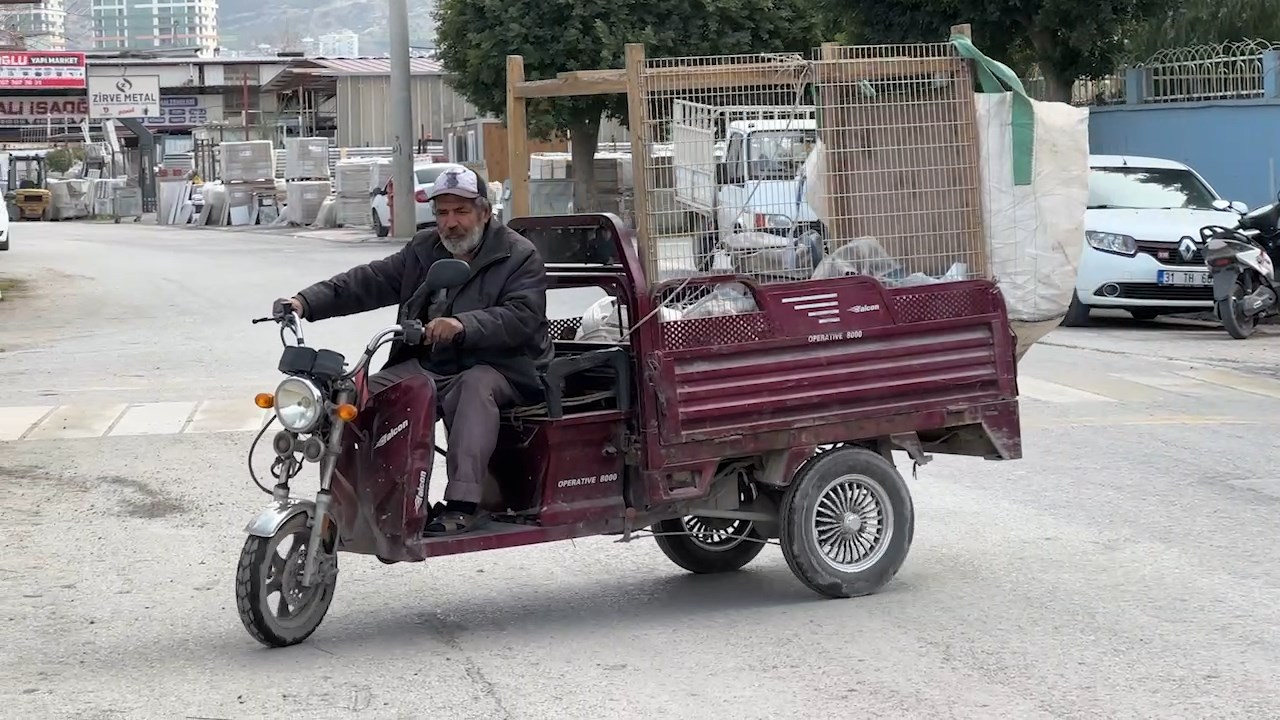 Barakada Yaşayanlar.mp4 Snapshot 00.03.582