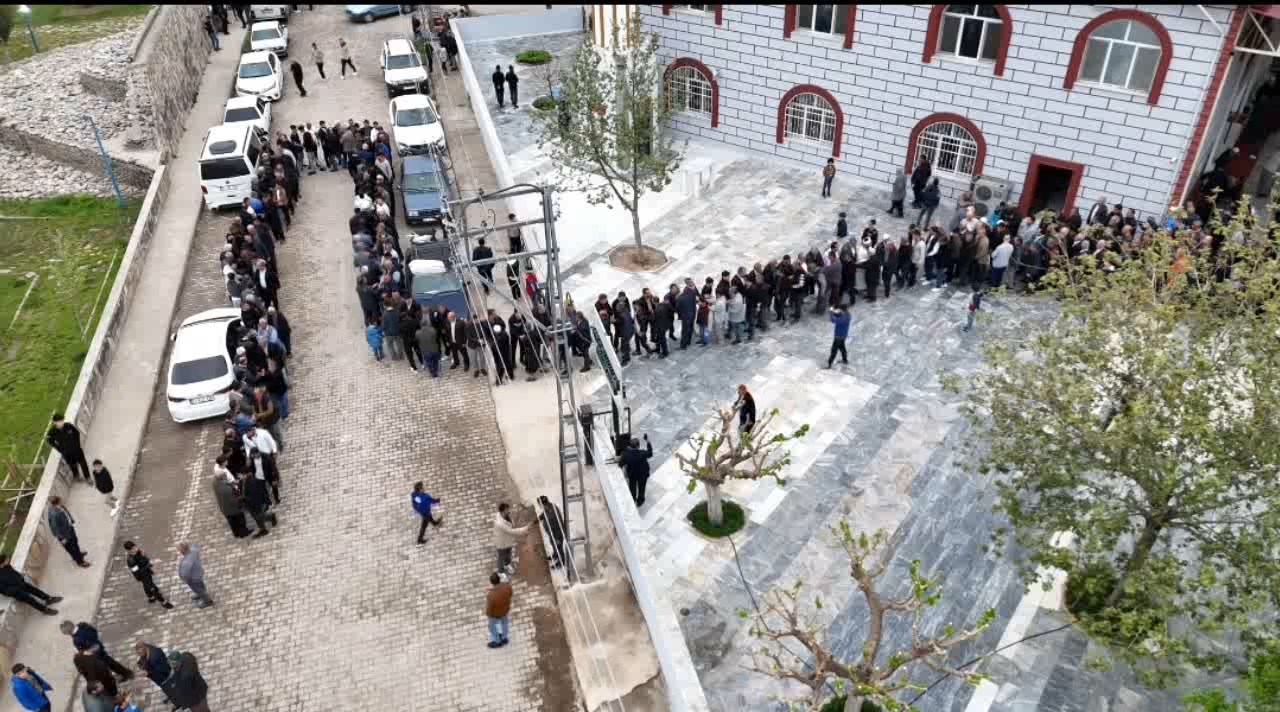 Bayramlasma .Mp4 Snapshot 01.03.582