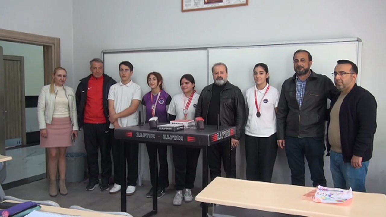 Bilek Güreşi.mp4 Snapshot 02.04.315