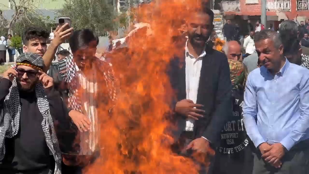 Nevruz Video.mp4 Snapshot 02.51.640