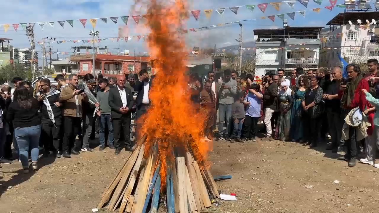 Nevruz Video.mp4 Snapshot 02.58.306