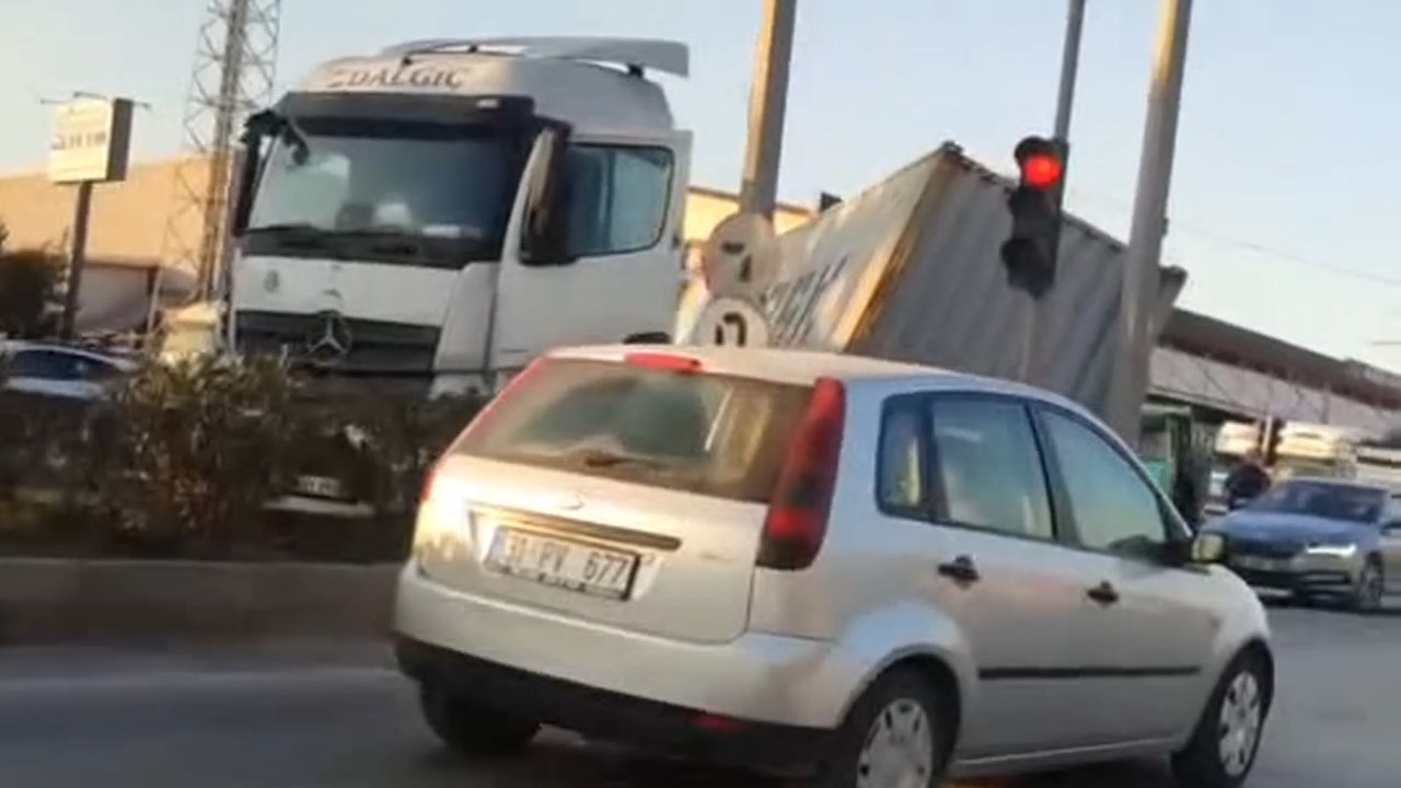 Tirdan Konteyner Dustu.mp4 Snapshot 00.02.938