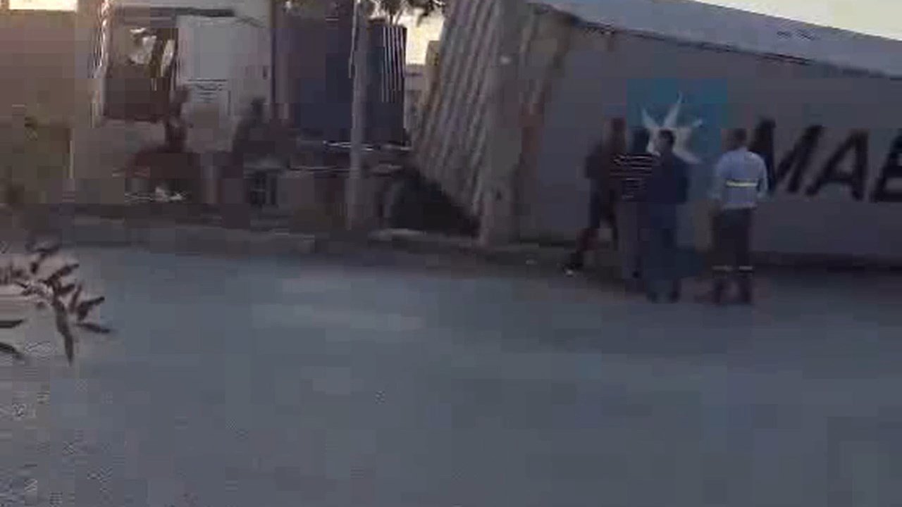 Tirdan Konteyner Dustu.mp4 Snapshot 00.25.135