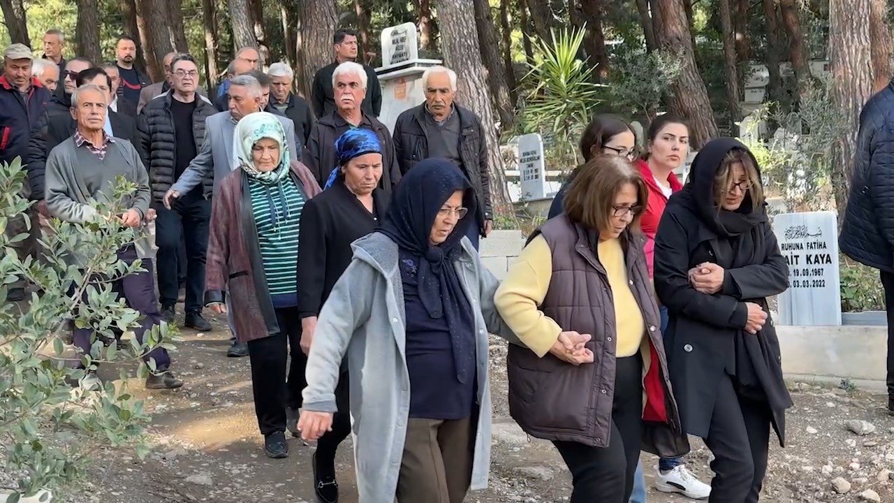 Ahmet Mülayim .Mp4 Snapshot 02.34.739