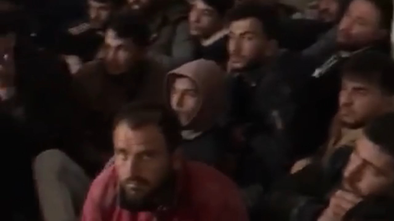 Duzensiz Gocmen 60.Mp4 Snapshot 00.01.817