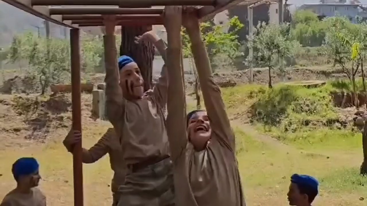 Gelecegin Komandolari.mp4 Snapshot 00.29.670