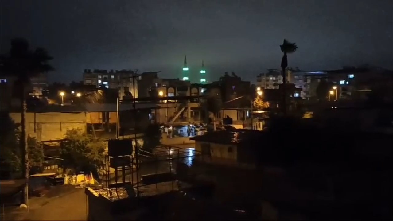 Iskenderunda Ruzgar Yagis Uyarisi.mp4 Snapshot 01.21.140