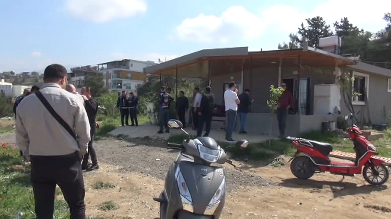Kaçak Ev Yıkımı.mp4 Snapshot 00.54.040