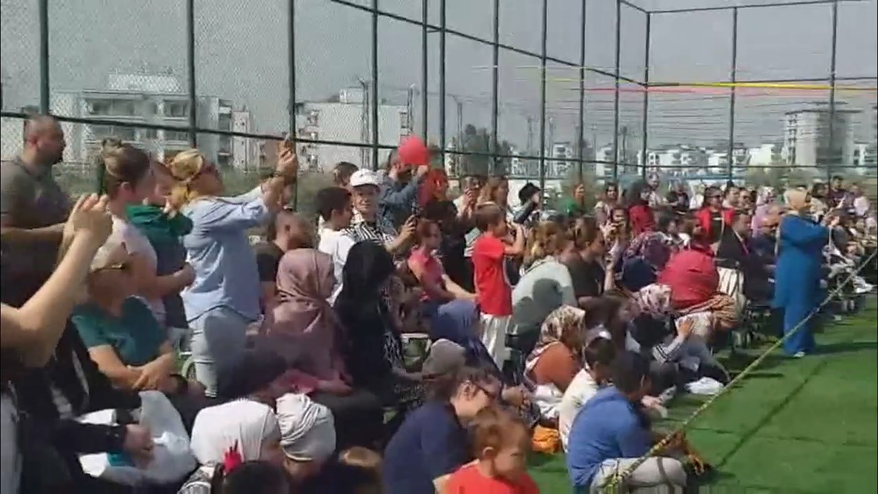 Konteyner Kentte Cocuk Bayrami.mp4 Snapshot 00.06.508