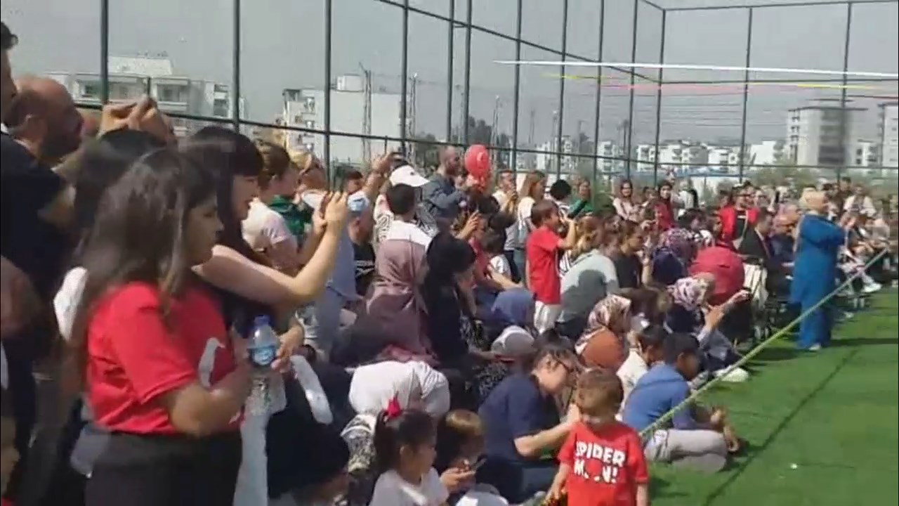 Konteyner Kentte Cocuk Bayrami.mp4 Snapshot 00.08.942