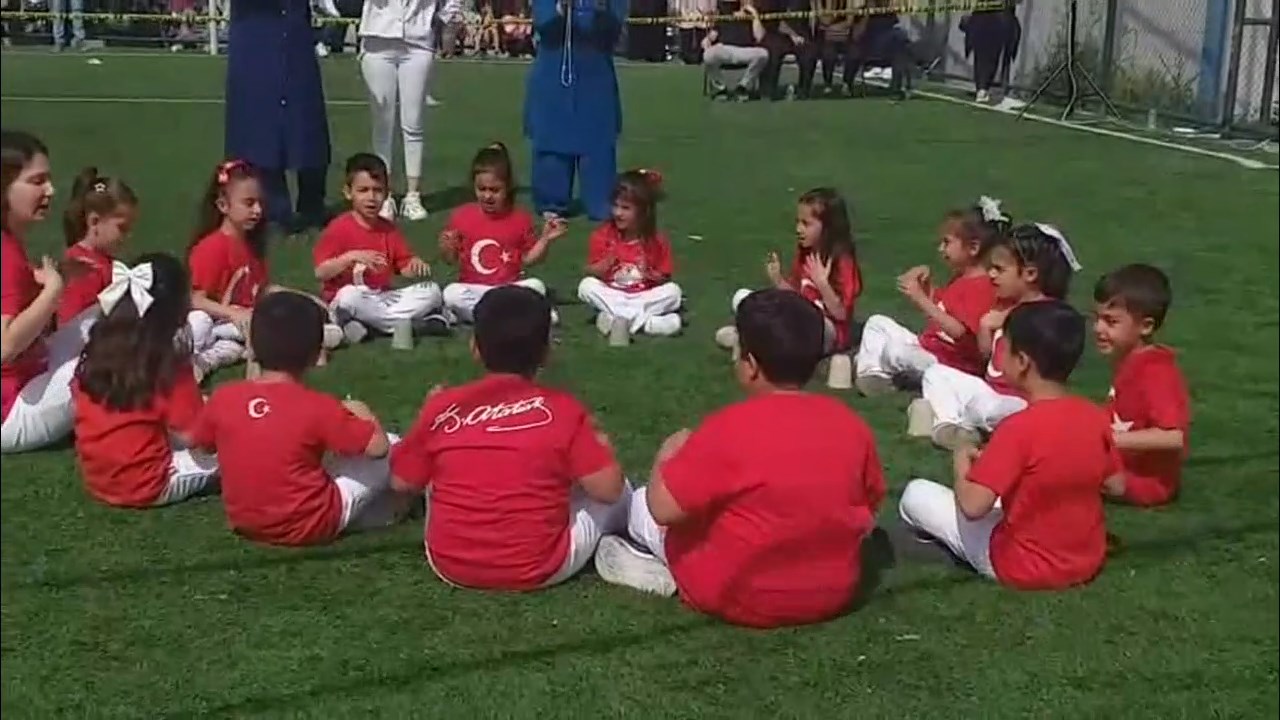 Konteyner Kentte Cocuk Bayrami.mp4 Snapshot 00.44.729