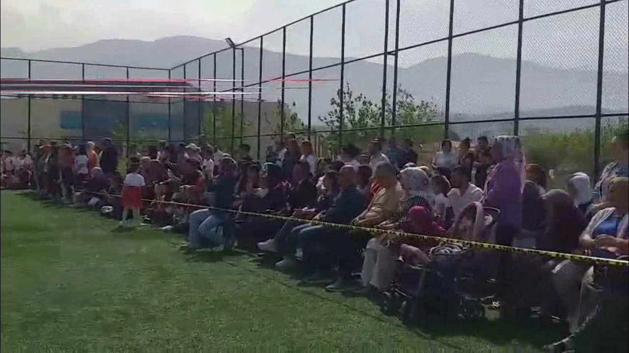 Konteyner Kentte Cocuk Bayrami.mp4 Snapshot 01.16.085