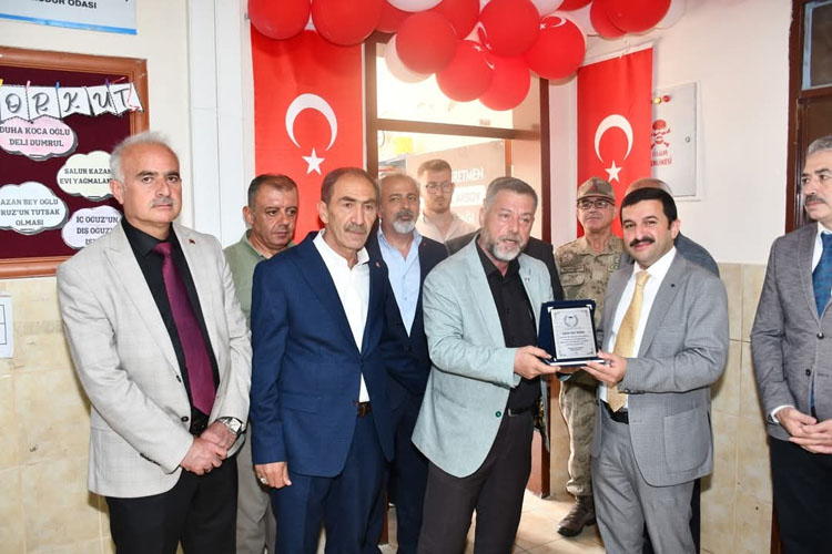 Sehit Ogretmen Kutuphane+2