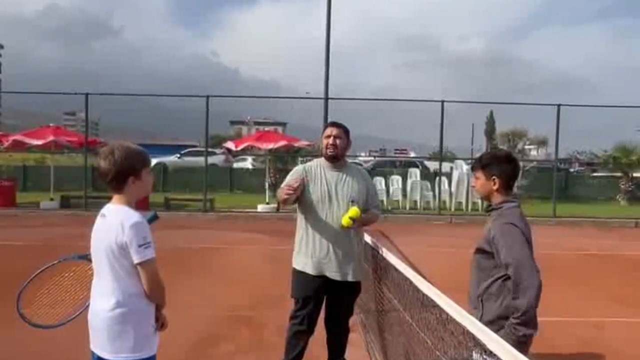 Tenis Turnuvası.mp4 Snapshot 00.01.815