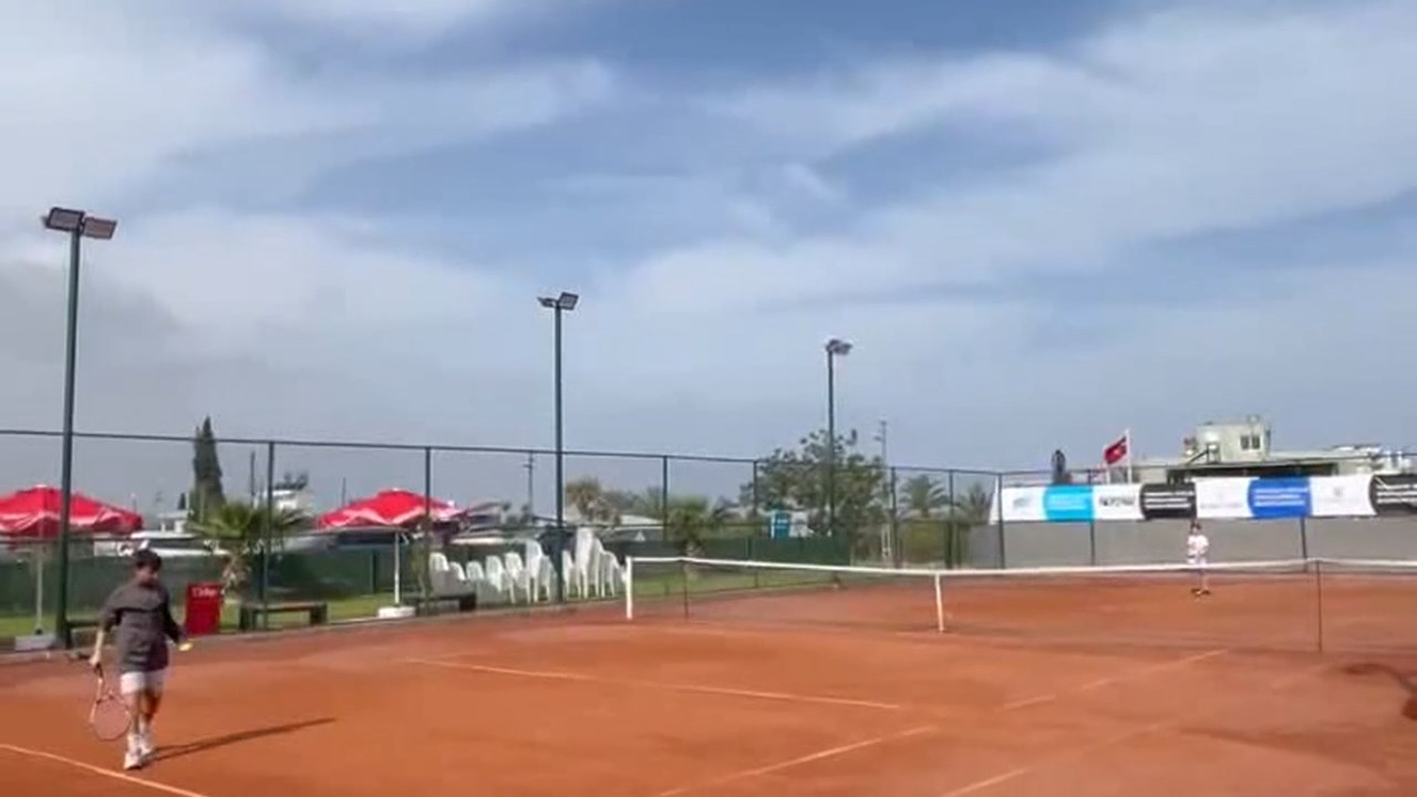 Tenis Turnuvası.mp4 Snapshot 00.40.749
