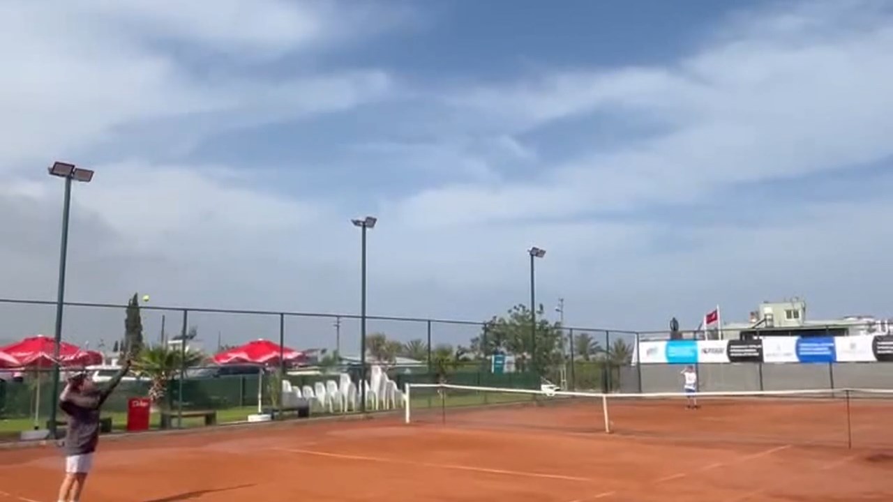 Tenis Turnuvası.mp4 Snapshot 00.45.348