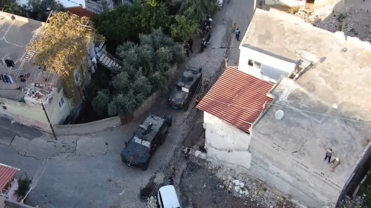 Yedi Adrese Operasyon.mp4 Snapshot 00.01.179