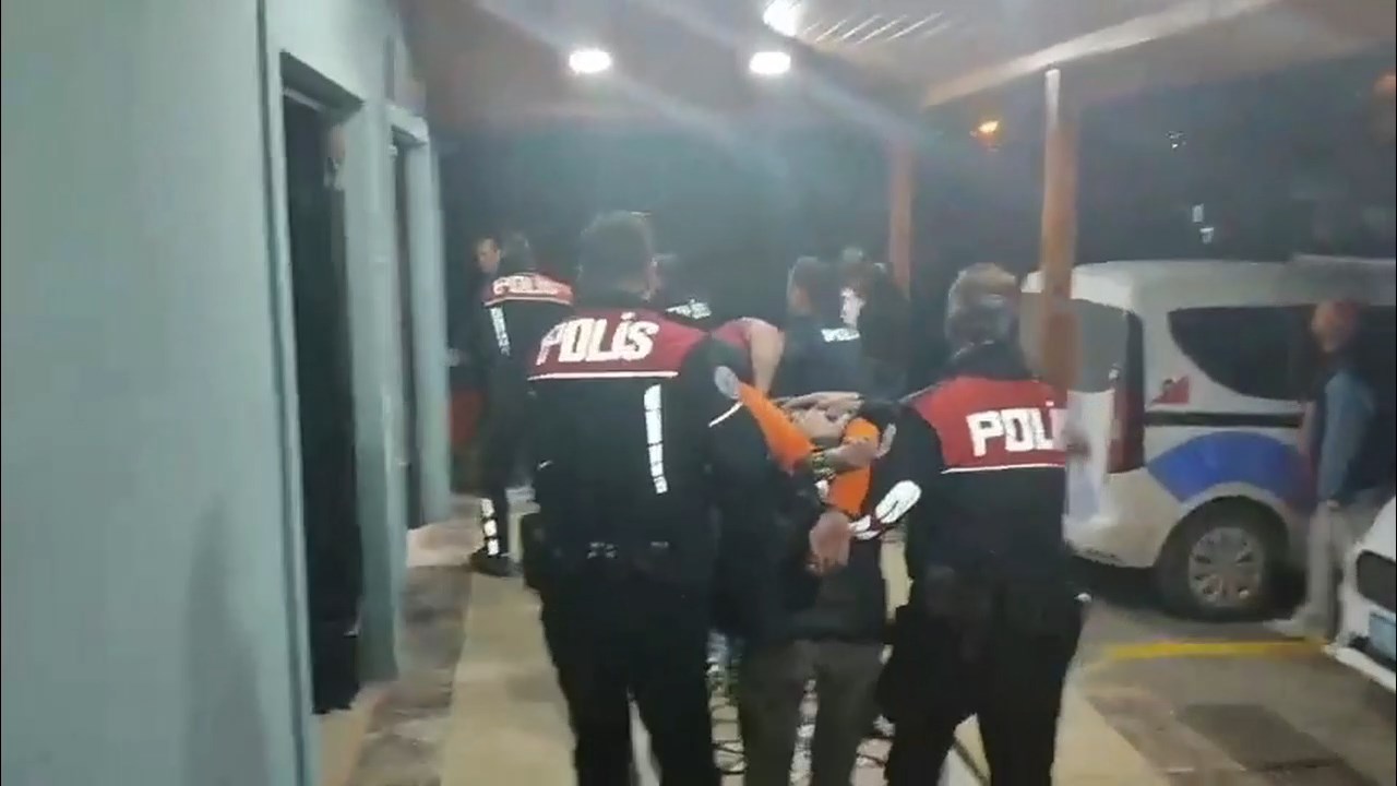 Yunuslardan Operasyon.mp4 Snapshot 00.10.717