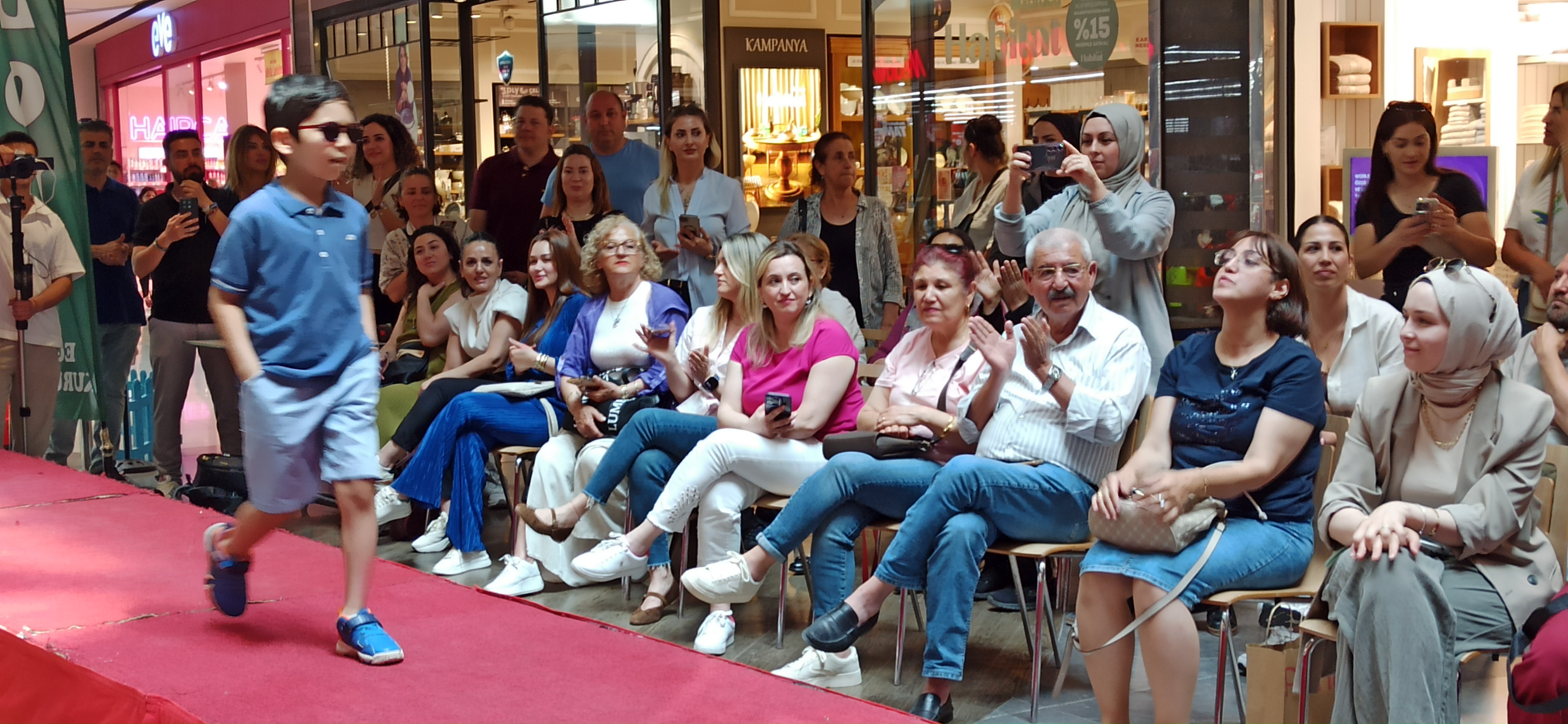 Dodi Defile (13)