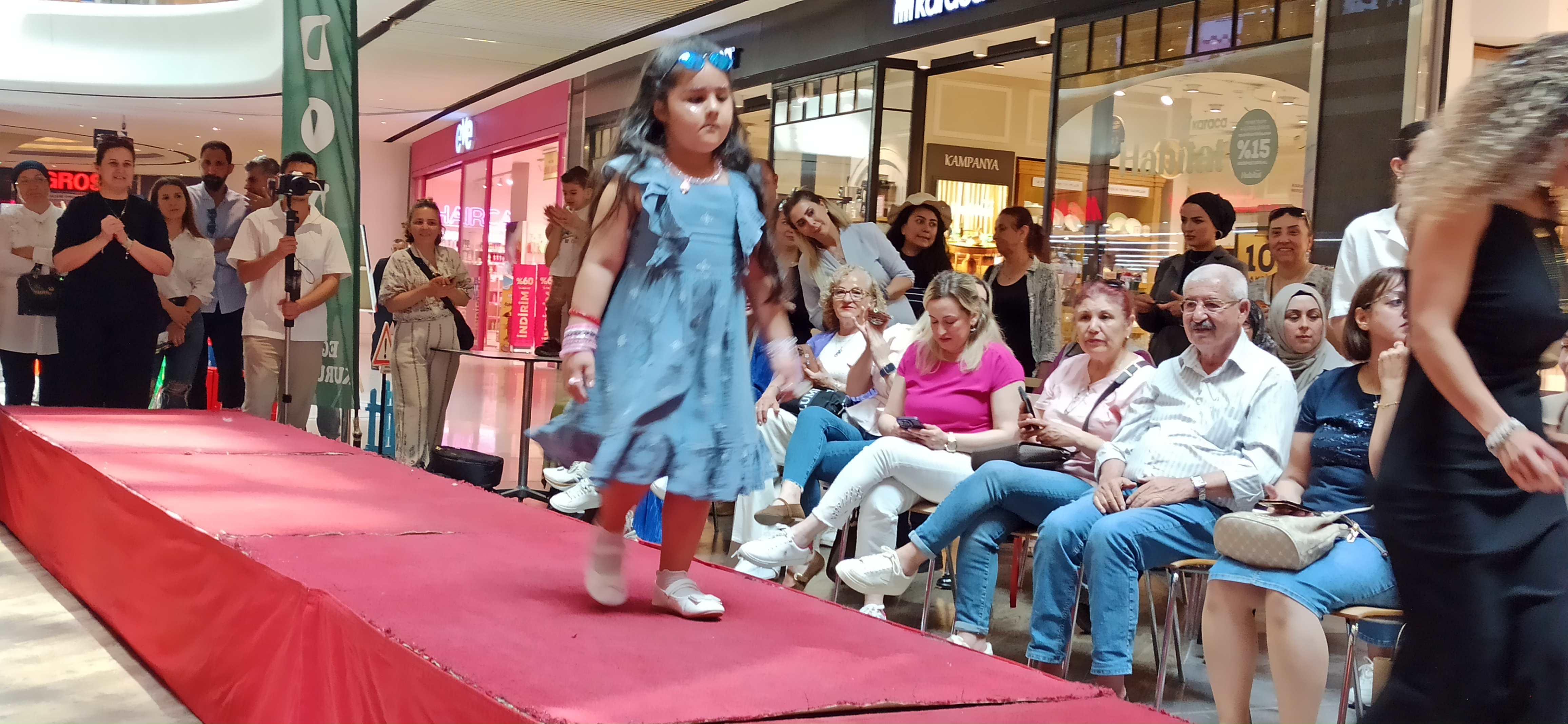 Dodi Defile (15)