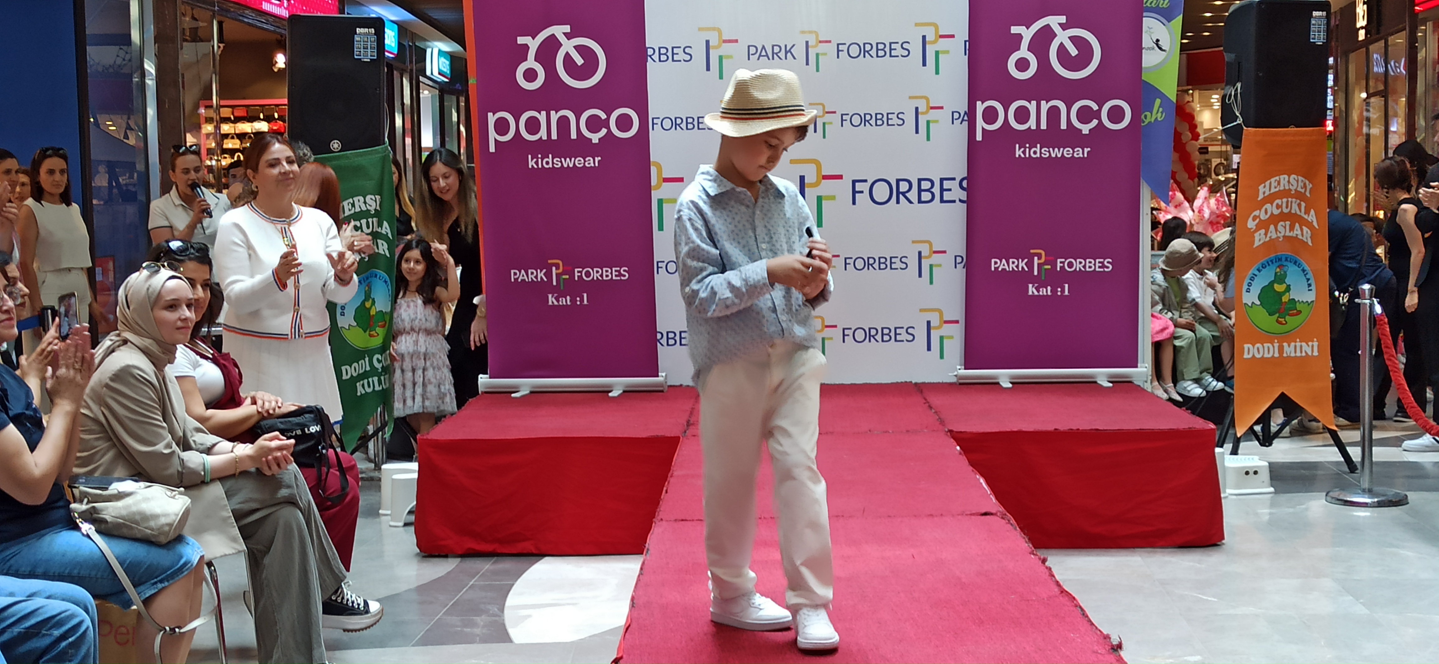 Dodi Defile (2)