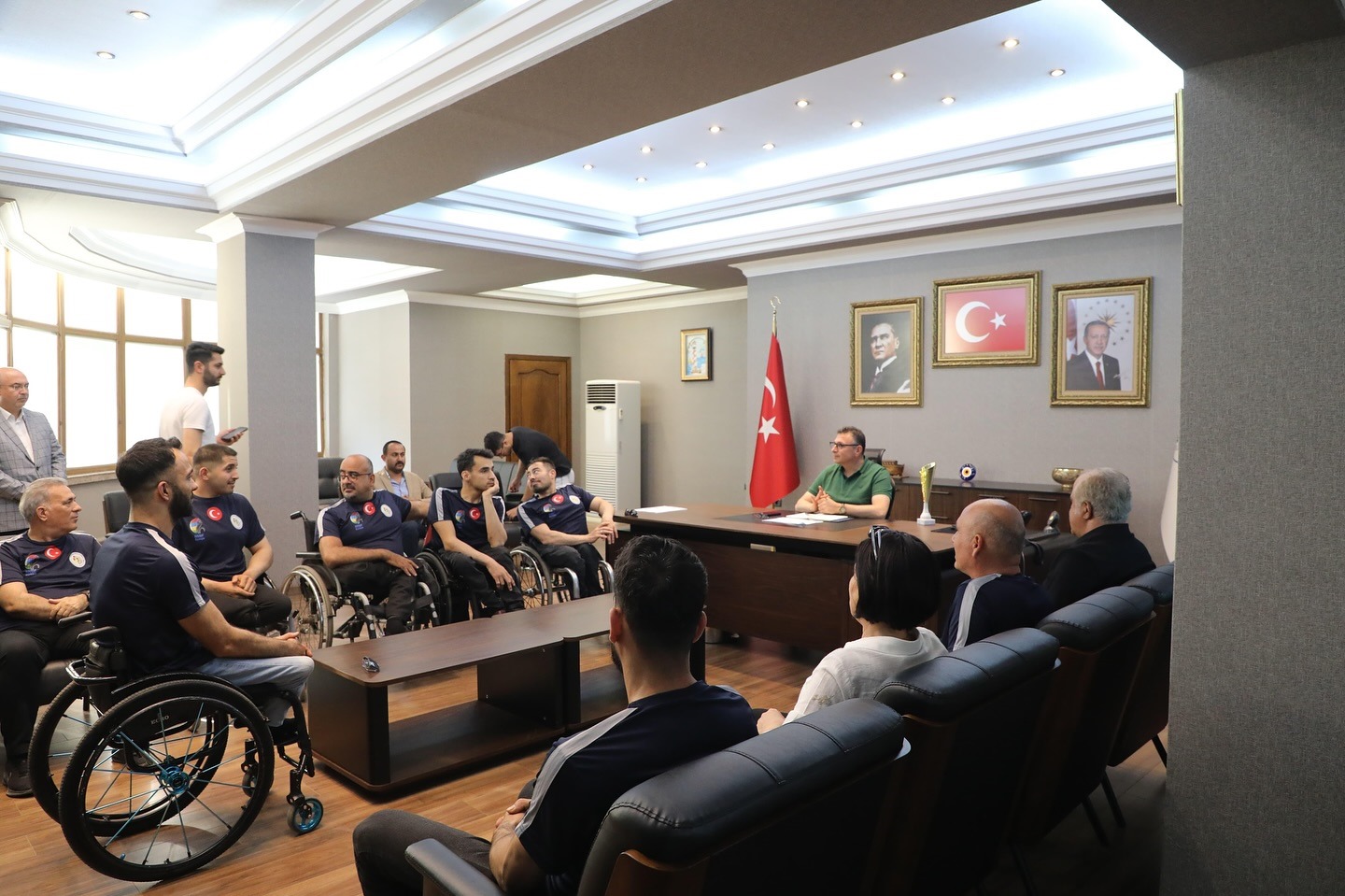 Sampiyonlara Tebrik (1)