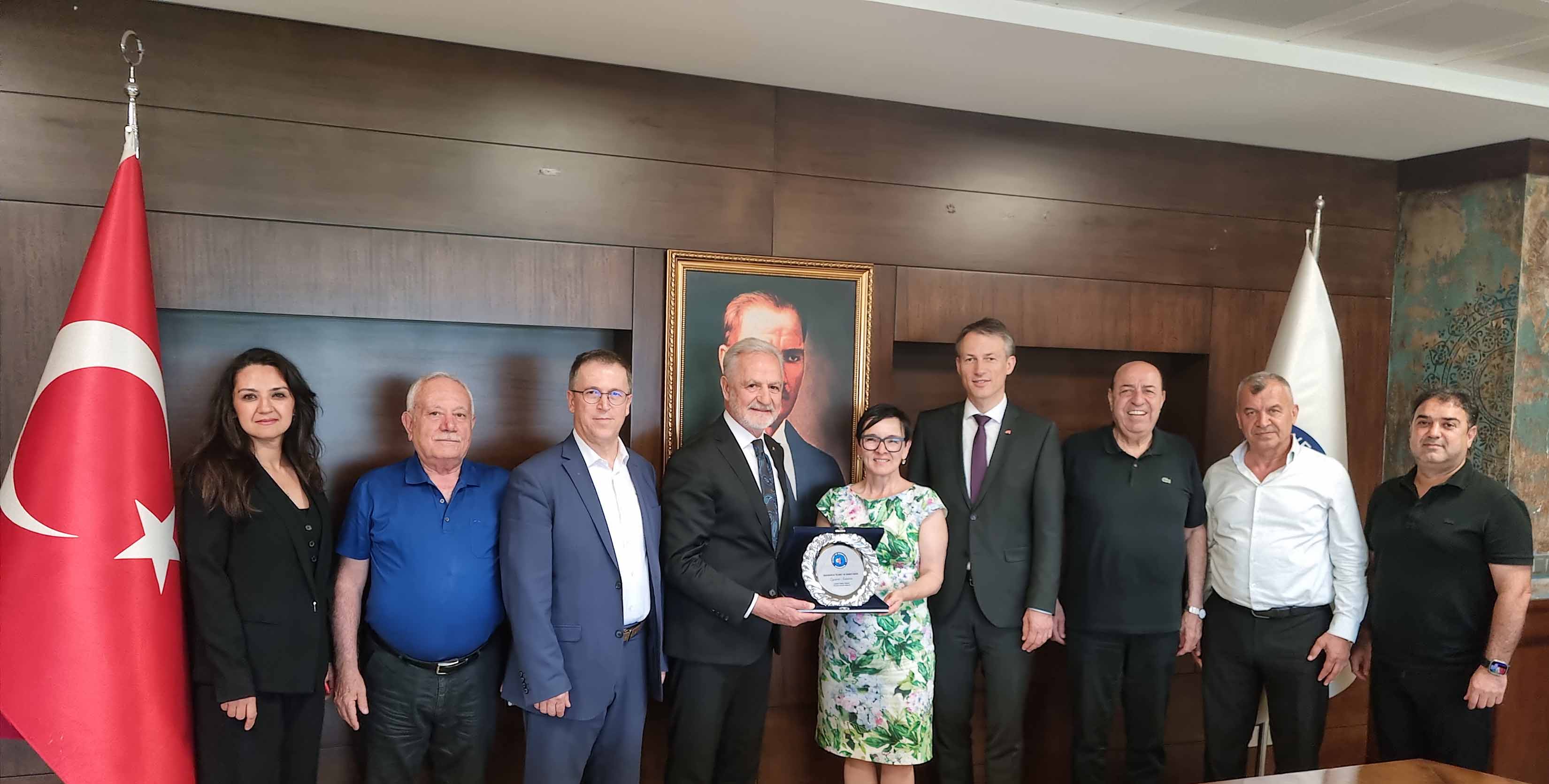 Avusturya Elcisi (2)