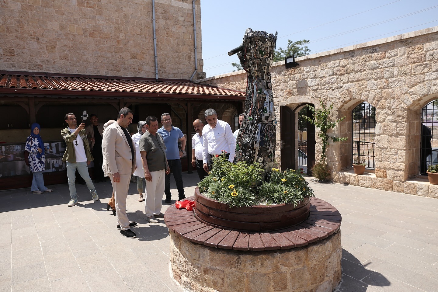 Cemil Meric Heykel (1)