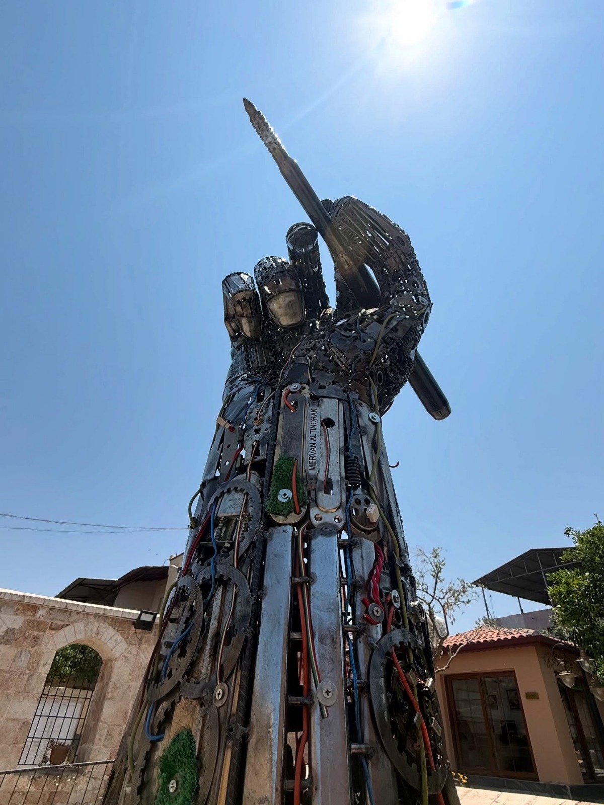 Cemil Meric Heykel (4)