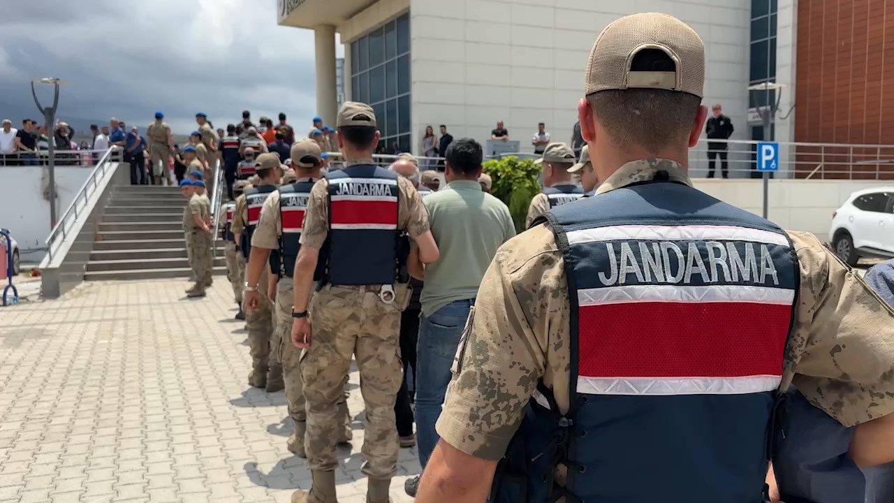 Jandarma Adli̇ye .Mp4 Snapshot 00.55.605