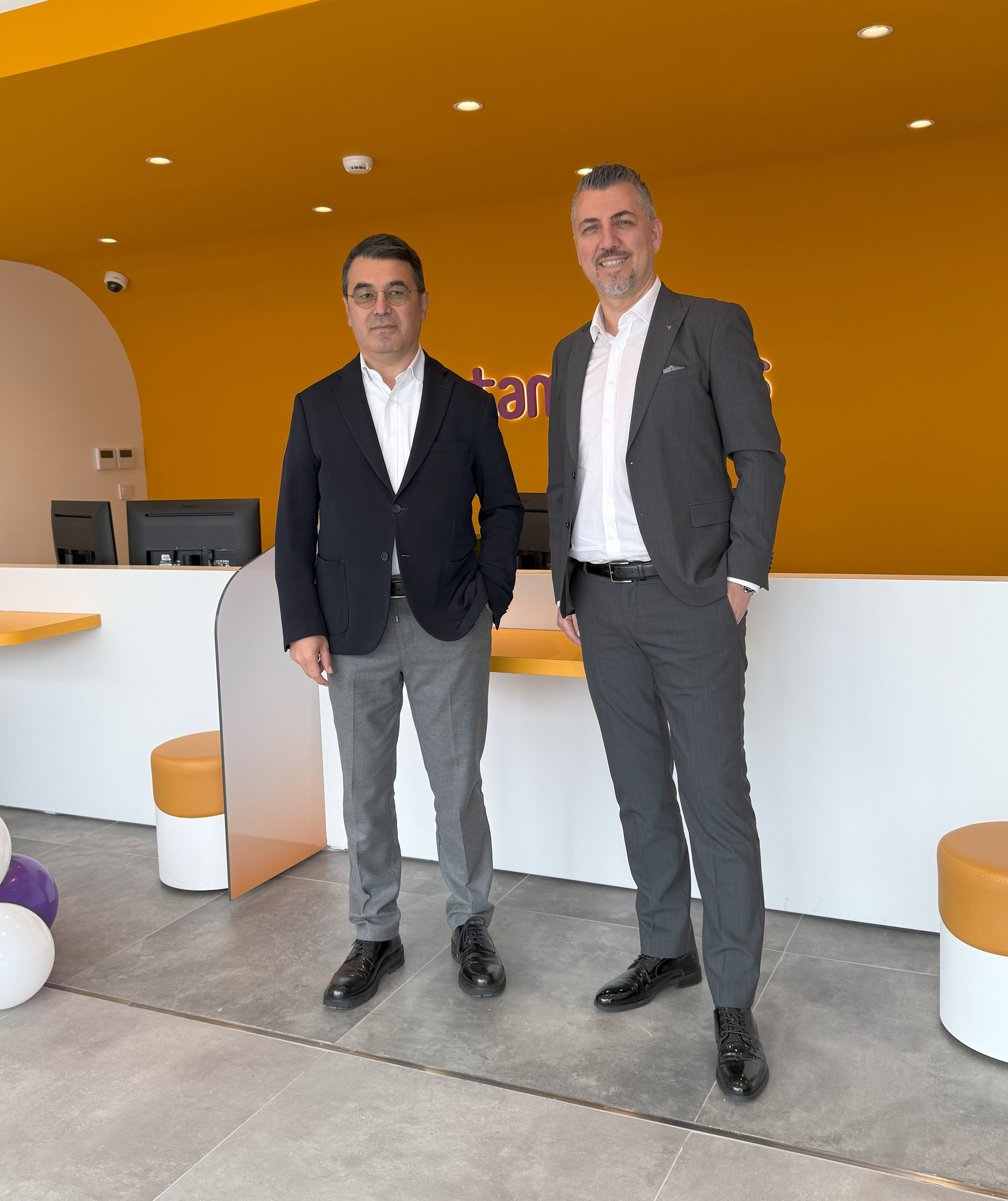 Tam Finans Ceo'su Hakan Karamanlı Tam Finans Satış Ve Pazarlamadan Sorumlu Kıdemli Genel Müdür Yardımcısı Hayati Çelikcan