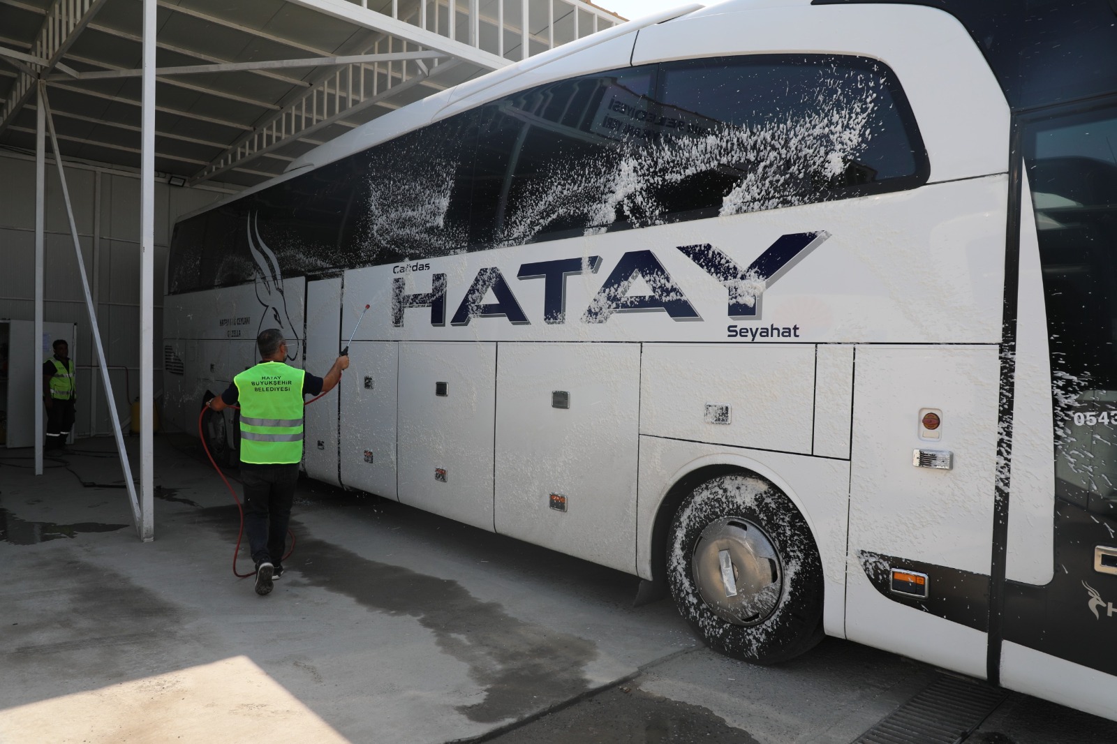 Araclar Ucretsiz Yıkanıyor (3)