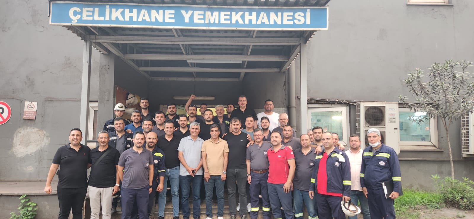 Celik Iscisinin Sevincine Ortak Oldular (6)