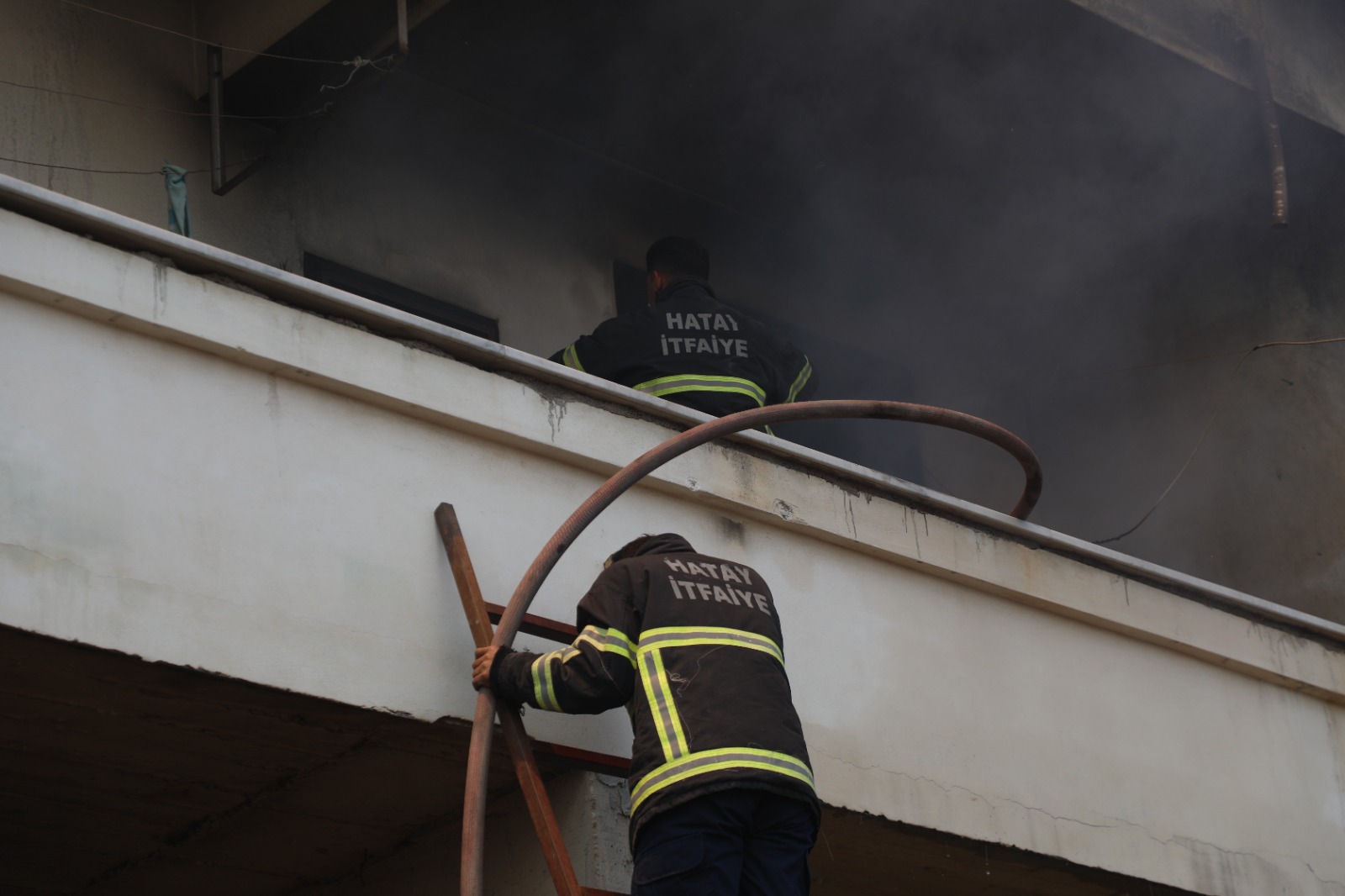 Hatayin Cigerleri Yaniyor (10)