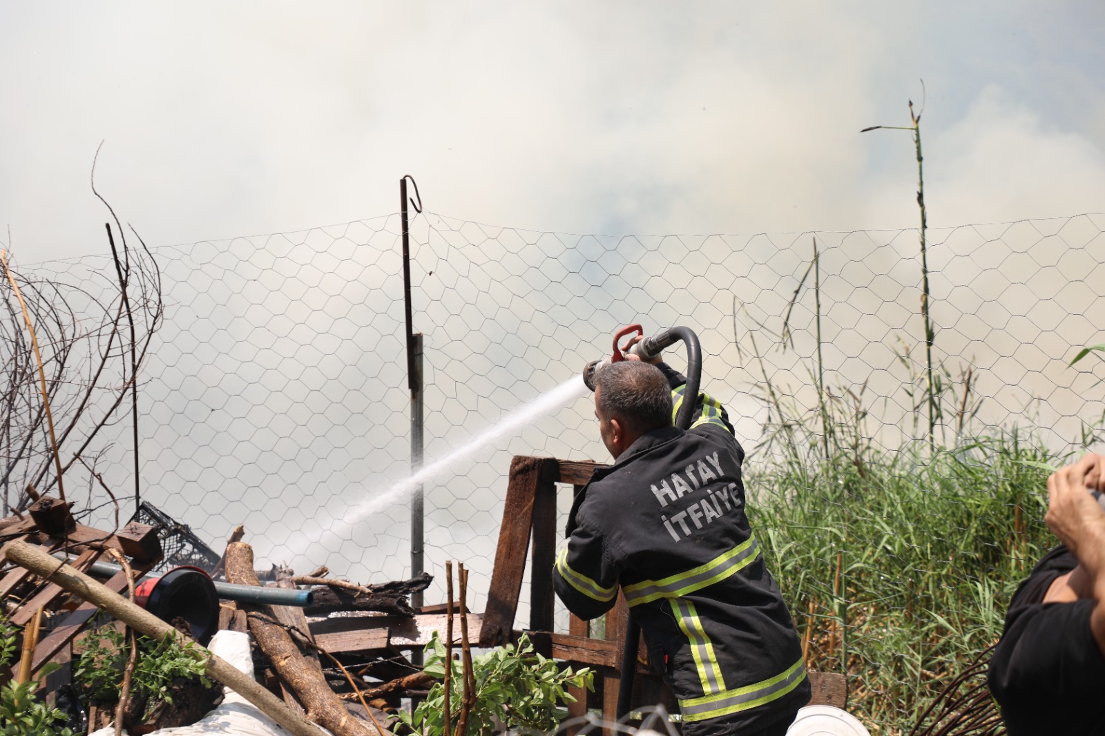 Hatayin Cigerleri Yaniyor (3)