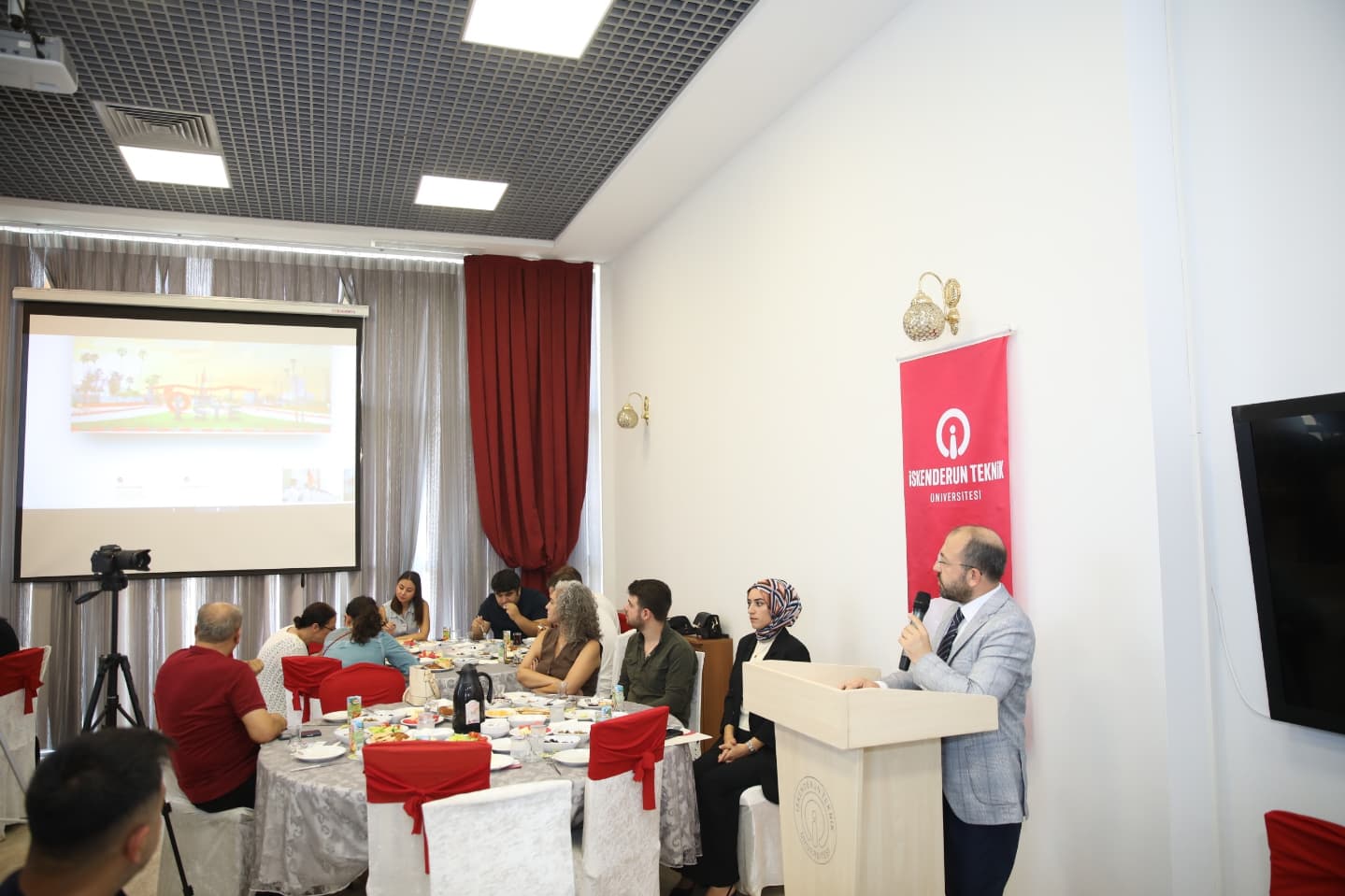 Iste Toplanti (2)