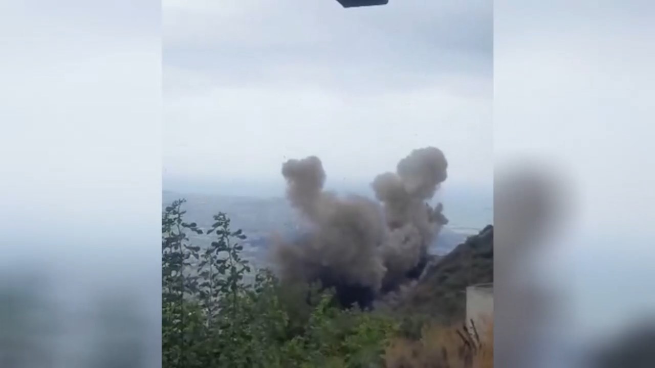 Patlamada Uzerlerine Tas Yagidi.mp4 Snapshot 00.14.244