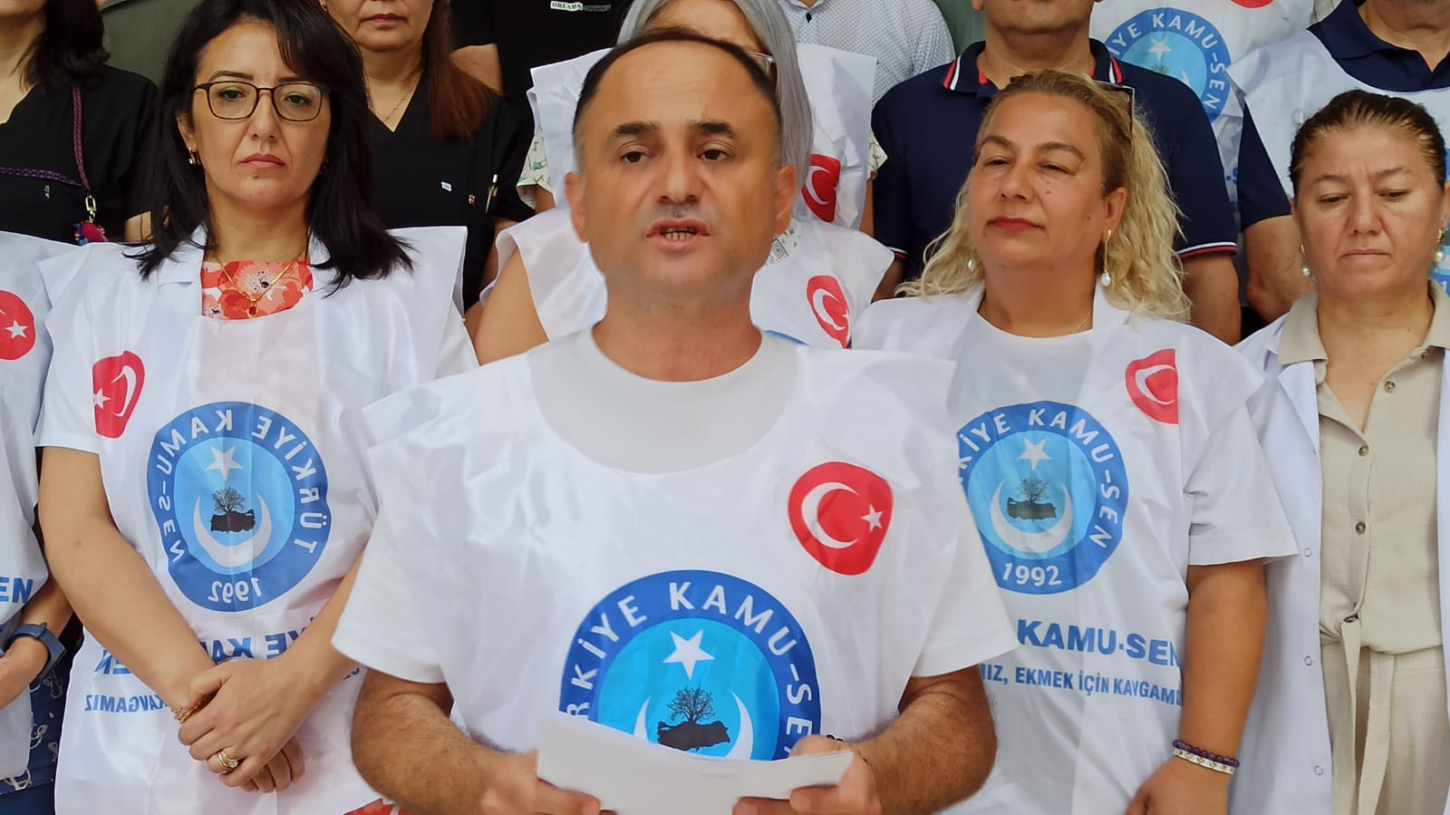 Hastane Onunde Aciklama (2)