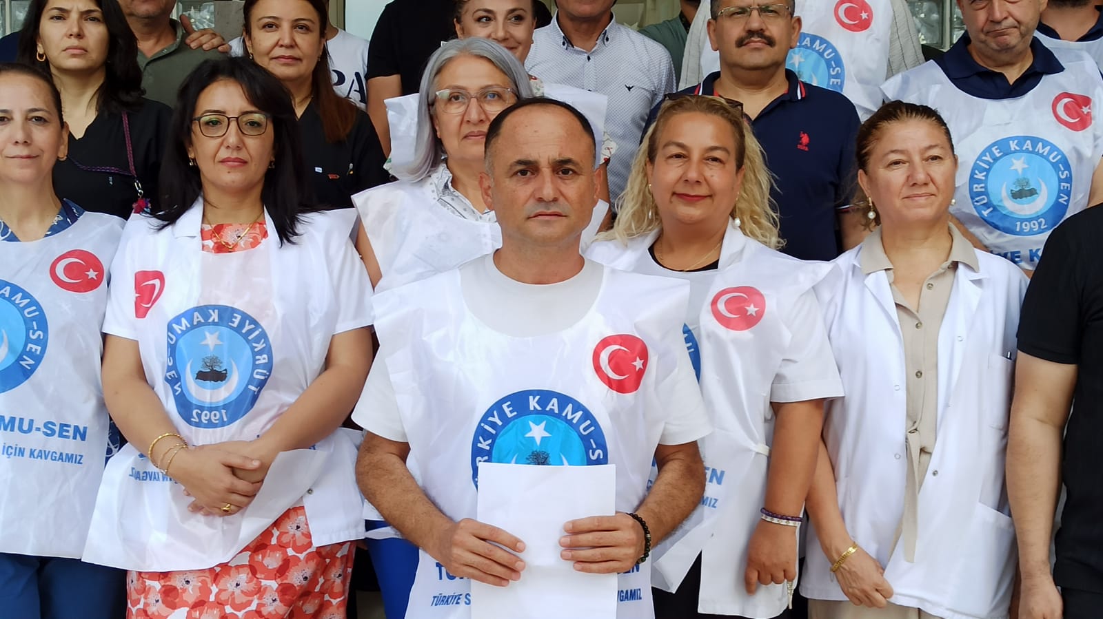 Hastane Onunde Aciklama (3)