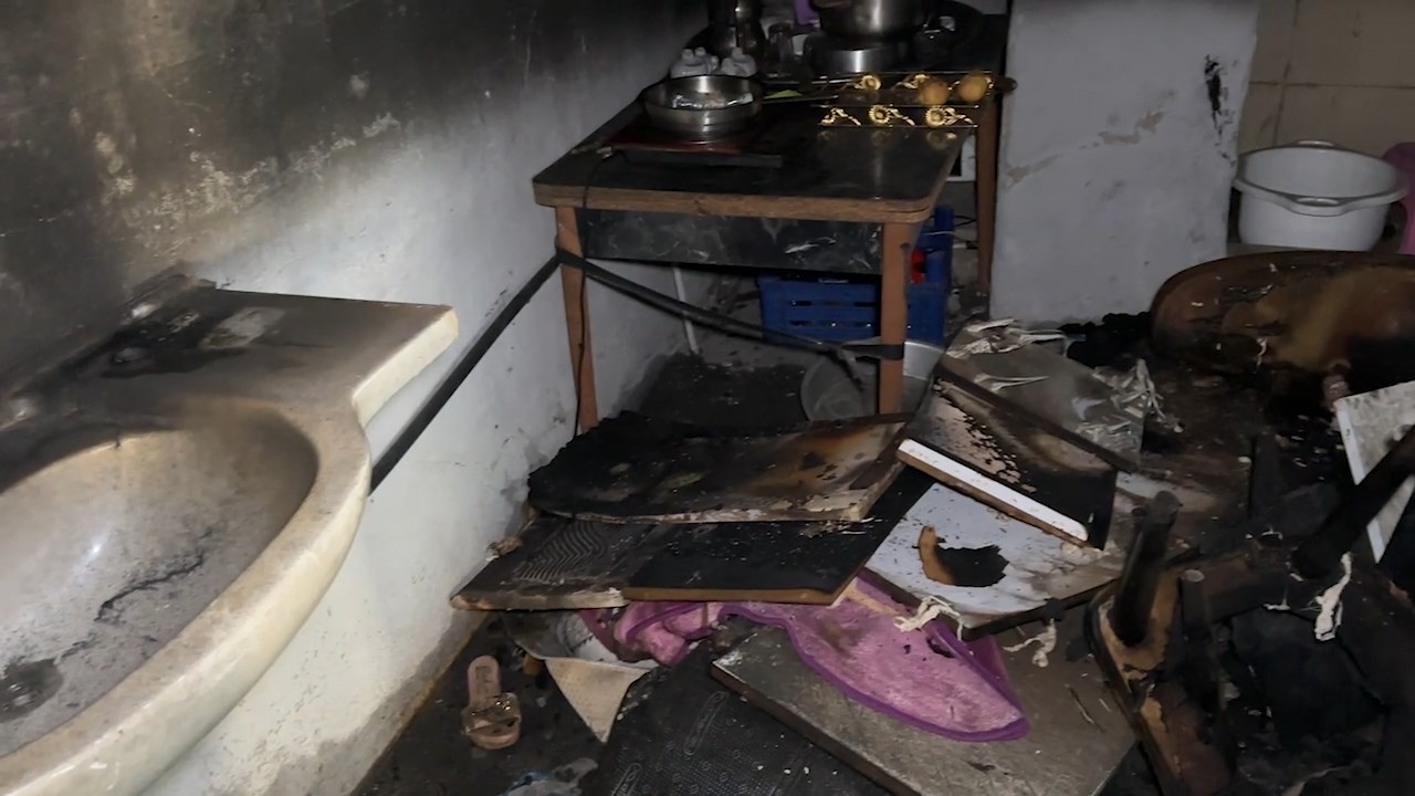 Yangın .Mp4 Snapshot 00.24.216