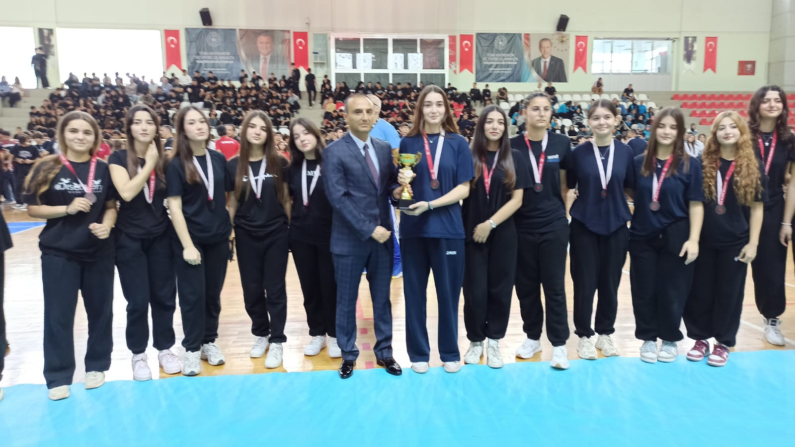 Kupalari Verildi (1)