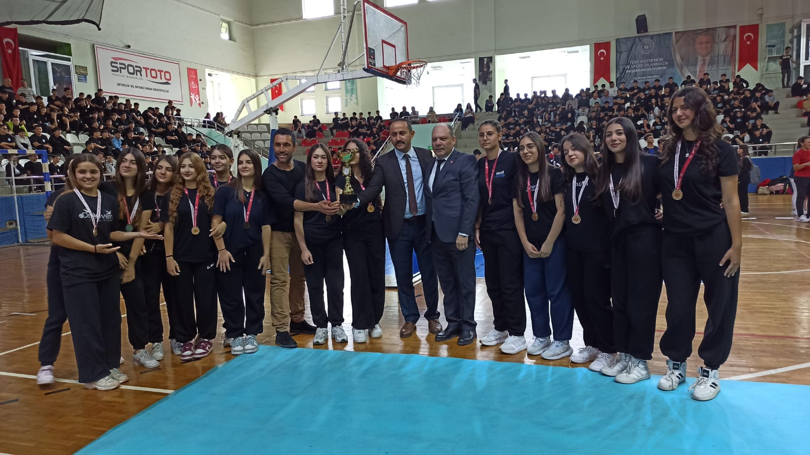 Kupalari Verildi (4)