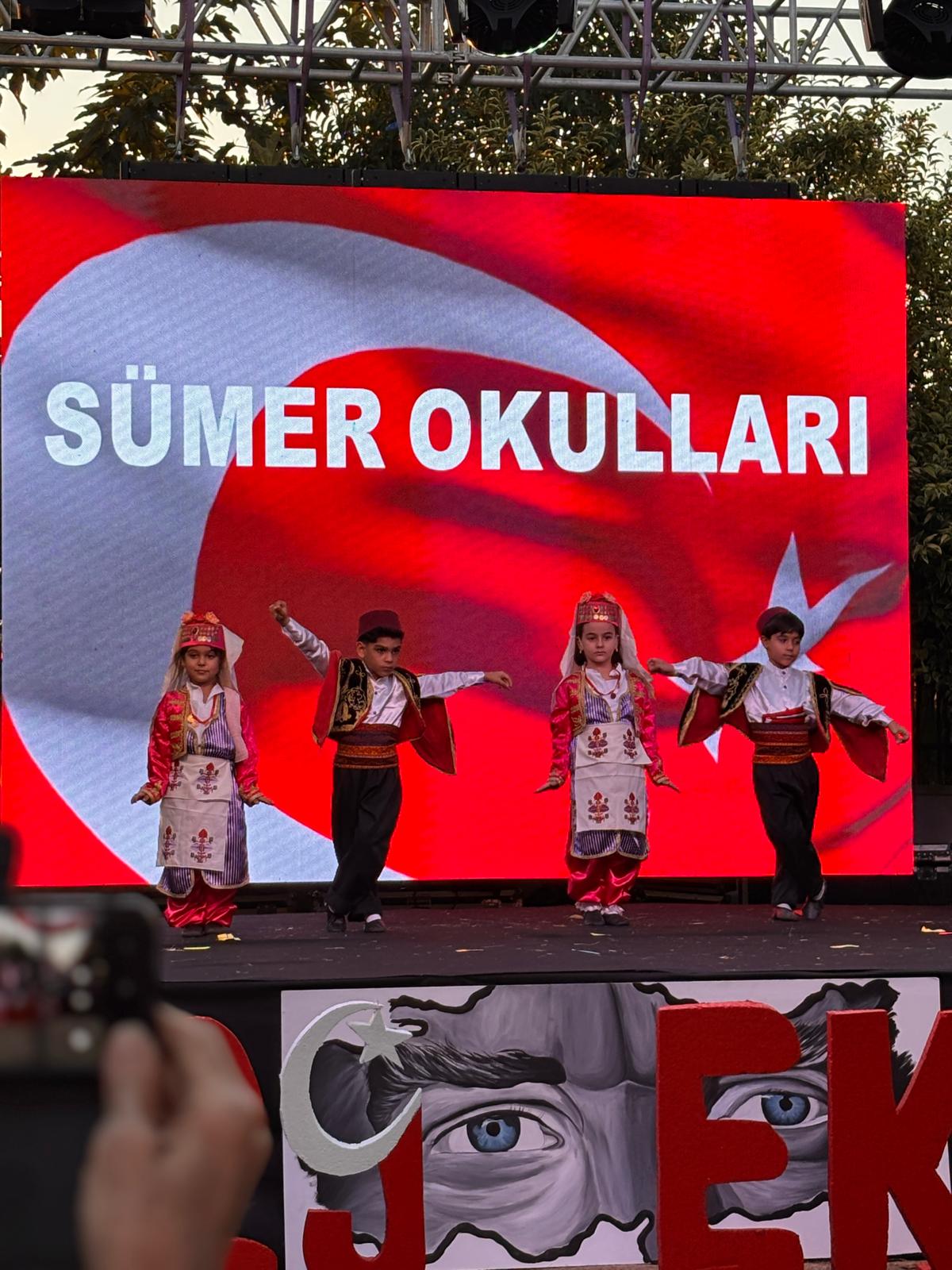 Sumer Okullarinda Cumhuriyet (9)