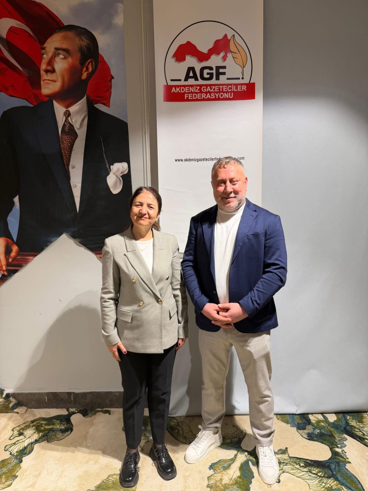 Gazeteciler Secim (1)