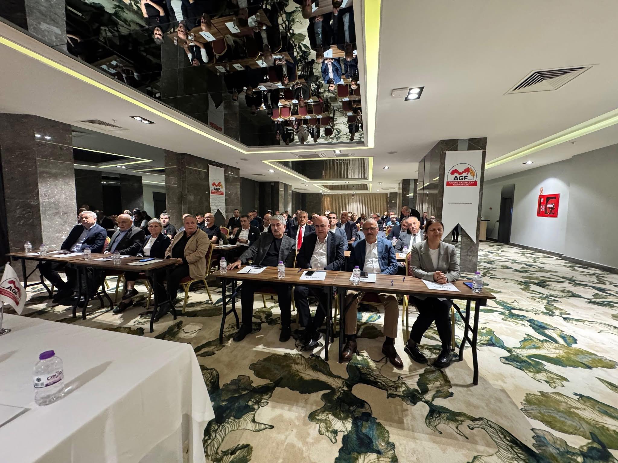 Gazeteciler Secim (3)