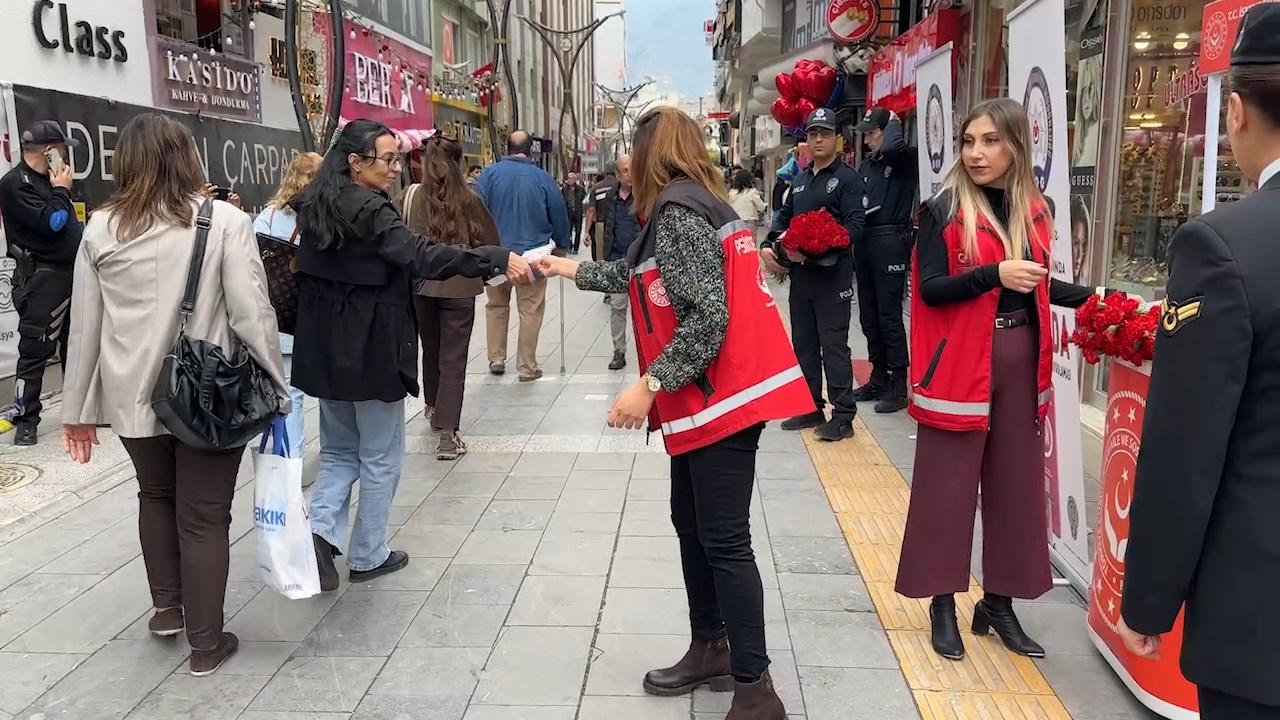 Kadın Hakları .Mp4 Snapshot 00.05.811