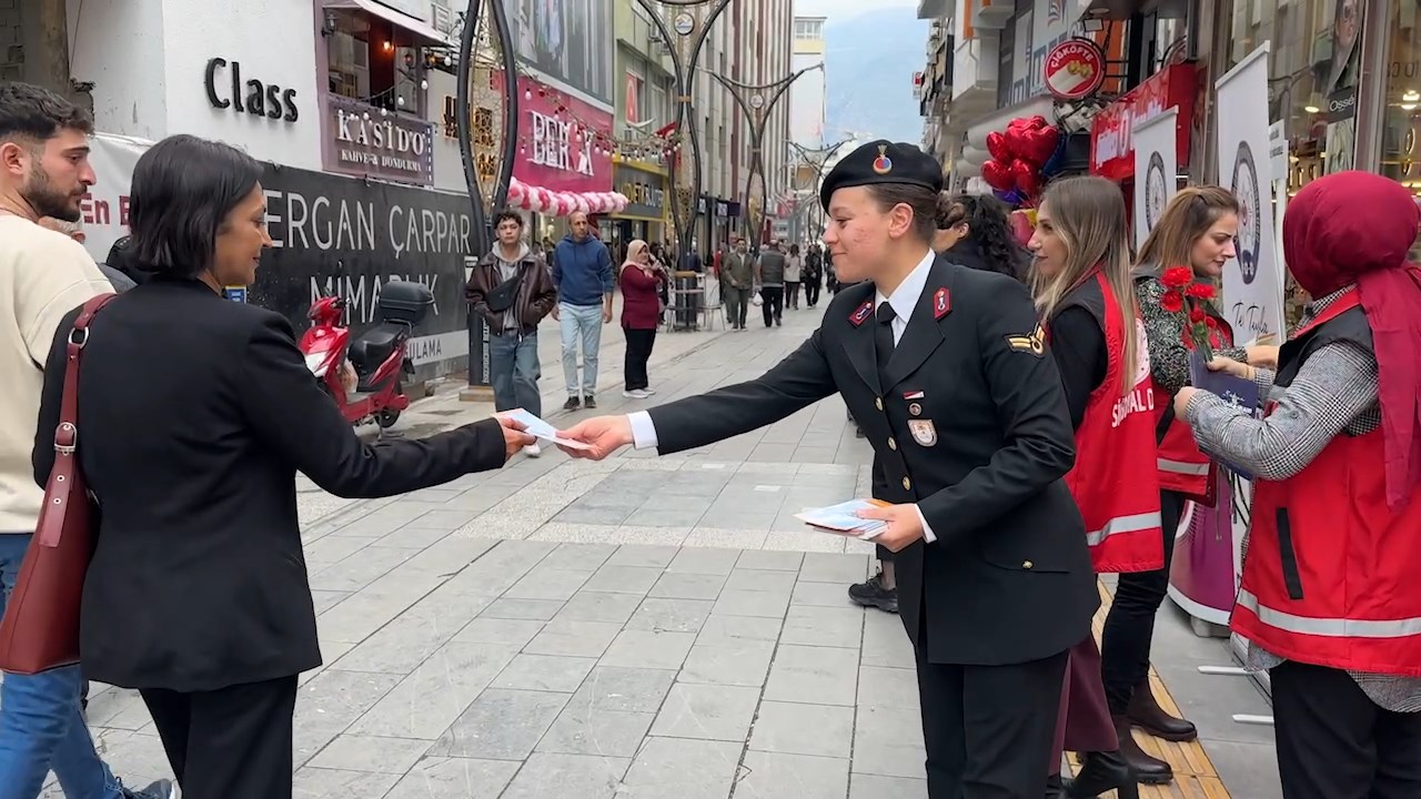 Kadın Hakları .Mp4 Snapshot 00.11.108