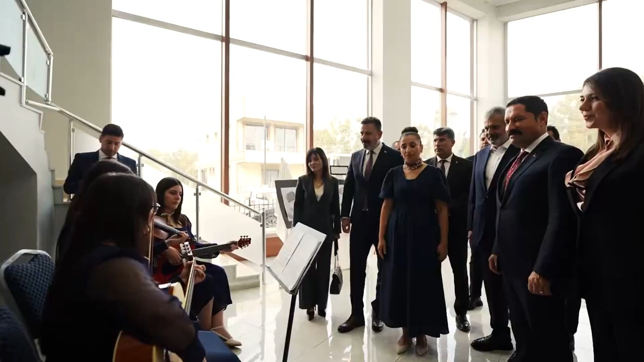 Ssstwitter.com 1764000115219.Mp4 Snapshot 00.12.032