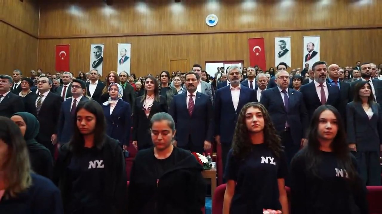 Ssstwitter.com 1764000115219.Mp4 Snapshot 00.16.551